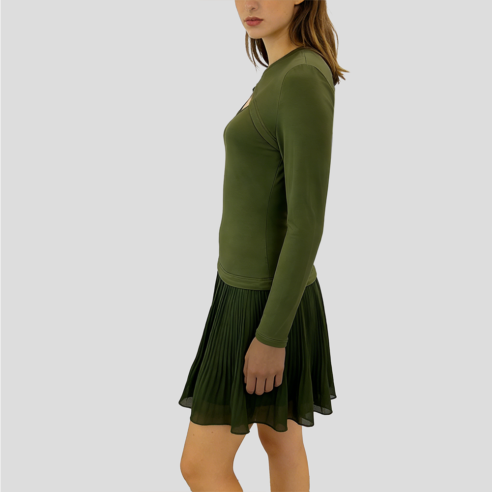 Women's fashionable chiffon pleated dress with cutout details at the chest
