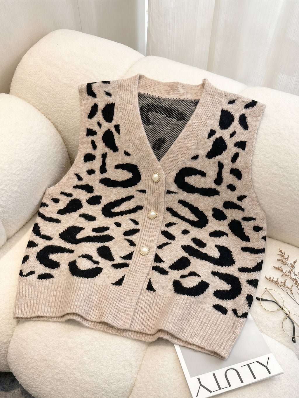Leopard Print V-Neck Knitted Cardigan Sweater Coat Short Top with Imitation Pearl Buttons Loose Vest