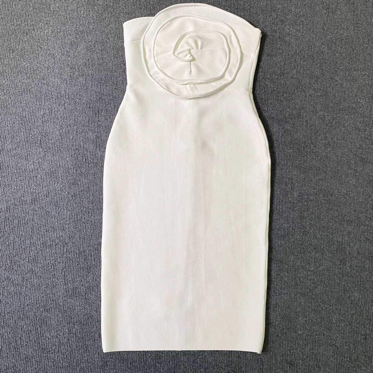 Women’s White 3D Floral Fitted Dress